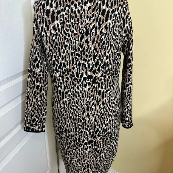Banana republic Leopard Print Long Sleeve sweater dress - Picture 7 of 10
